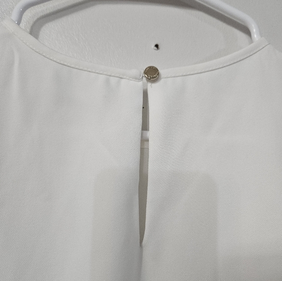 Calvin Klein Off White/cream Sleeveless Top With Gold Accent Buttons! - Picture 7 of 7
